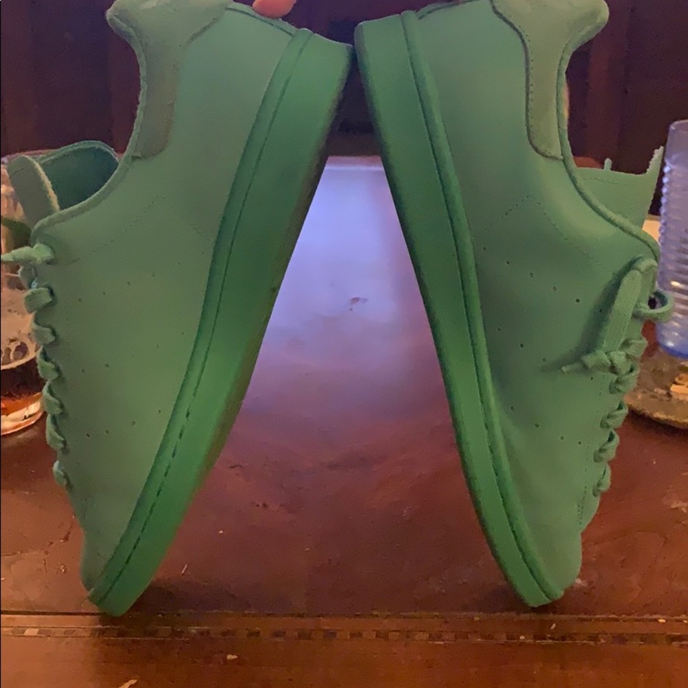 Stan Smith’s - Size 9 Monochromatic/Reflective - Picture 5 of 8